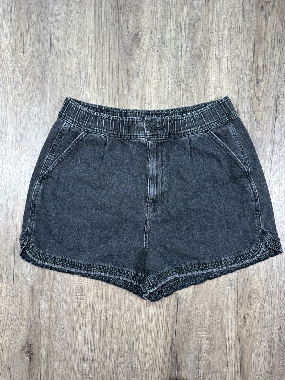American Eagle Pull-On Black Denim Mom Shorts Elastic Waist Size 12